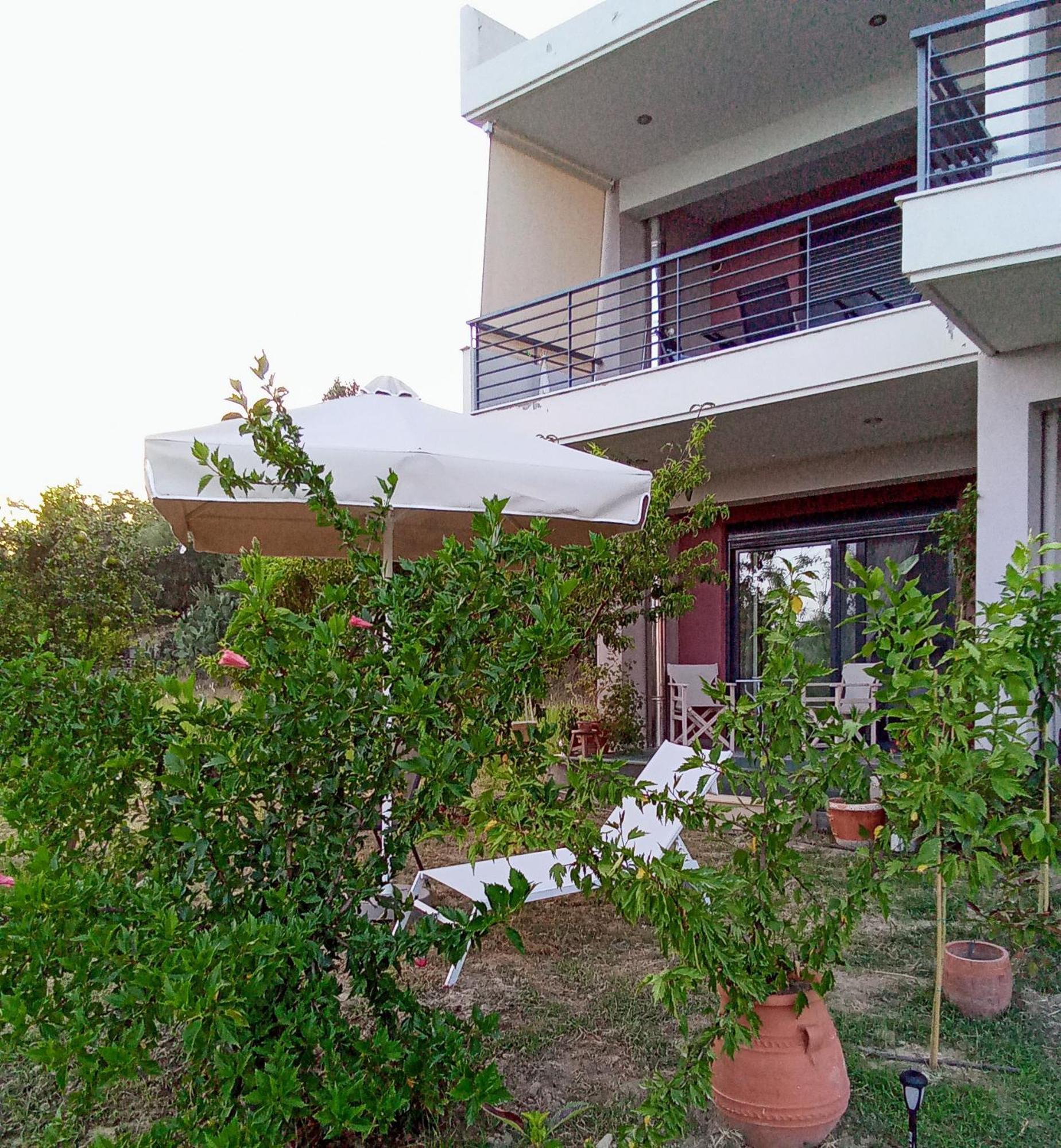 Alki'S Stories Apartment Каламата Екстериор снимка