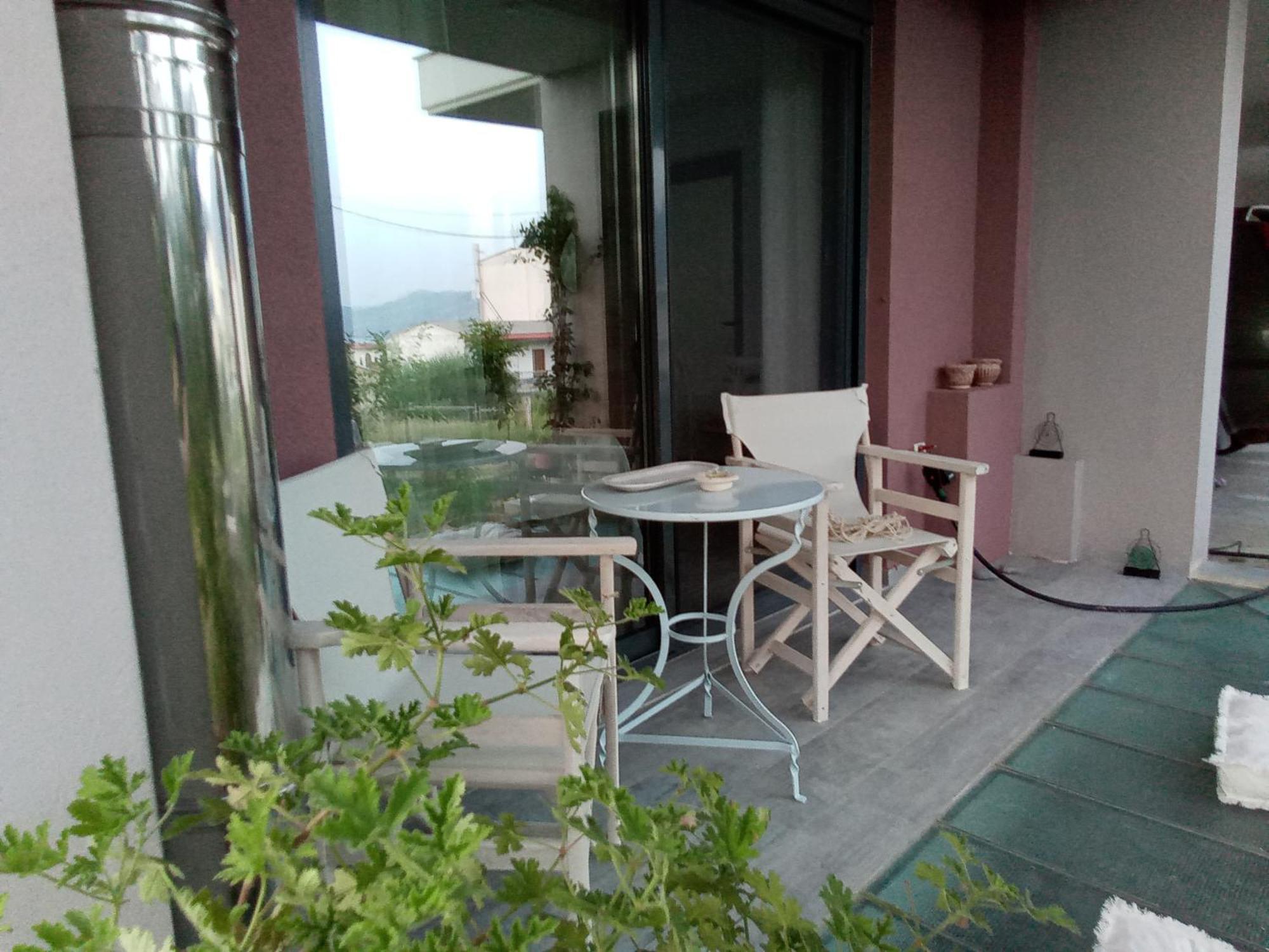 Alki'S Stories Apartment Каламата Екстериор снимка