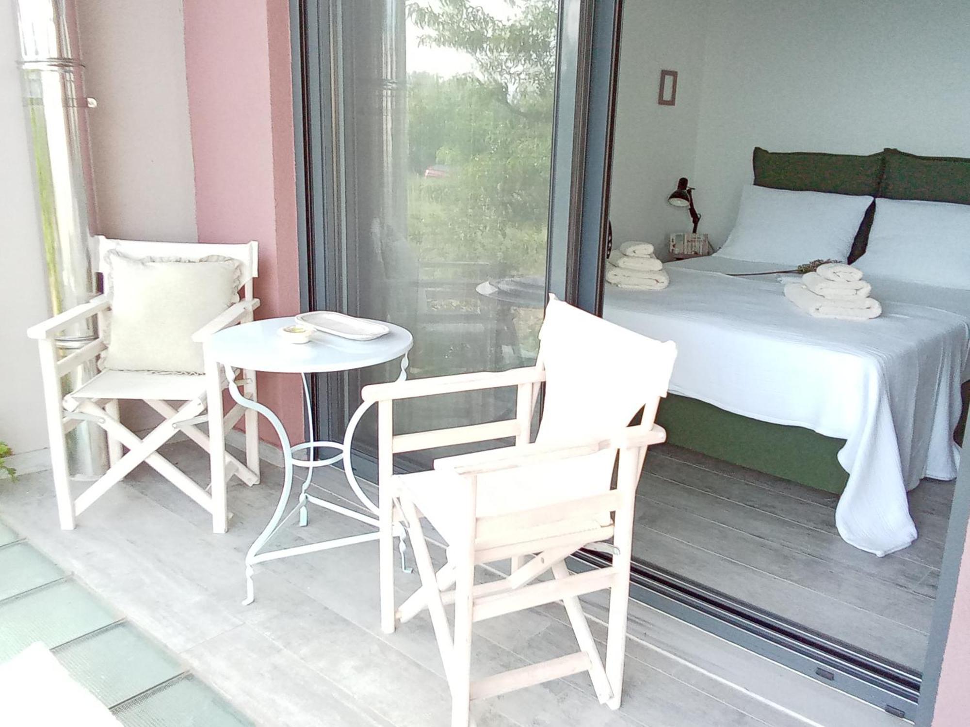 Alki'S Stories Apartment Каламата Екстериор снимка